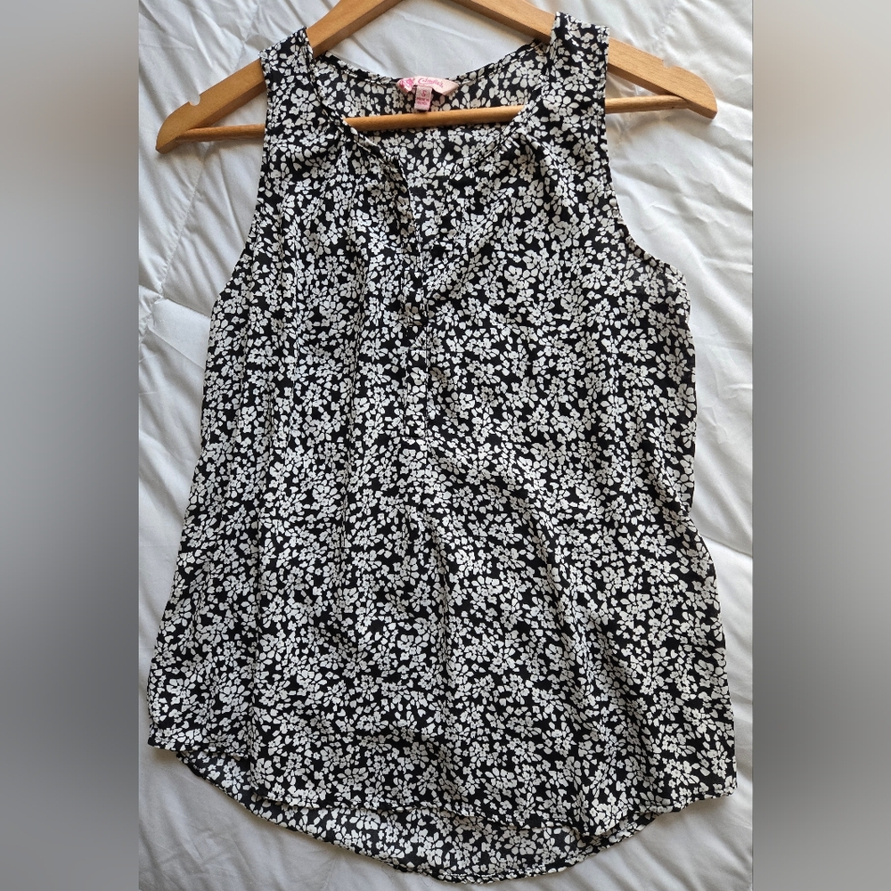 Candie's Monochrome Floral Sleeveless Top